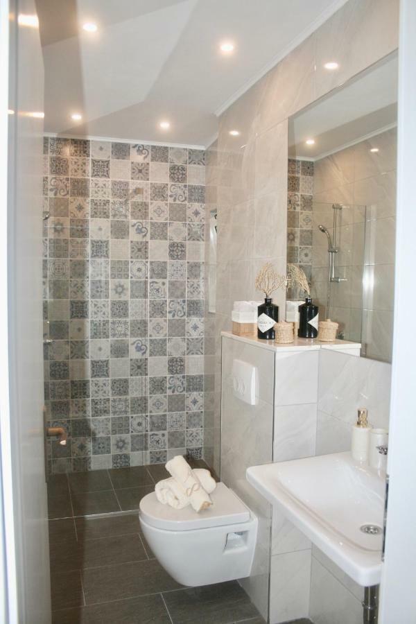 Villa Marinesa ฮวาร์ ภายนอก รูปภาพ