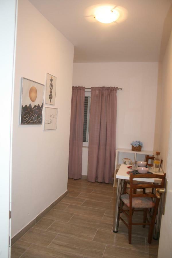 Villa Marinesa ฮวาร์ ภายนอก รูปภาพ
